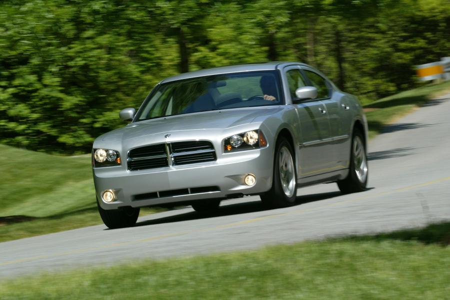  Dodge Charger R/T 2005 года  (фото 35 из 81)